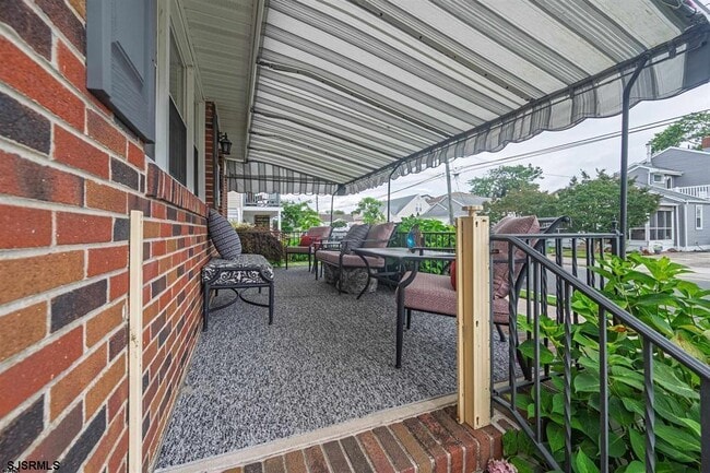 Building Photo - 112 N Argyle Ave