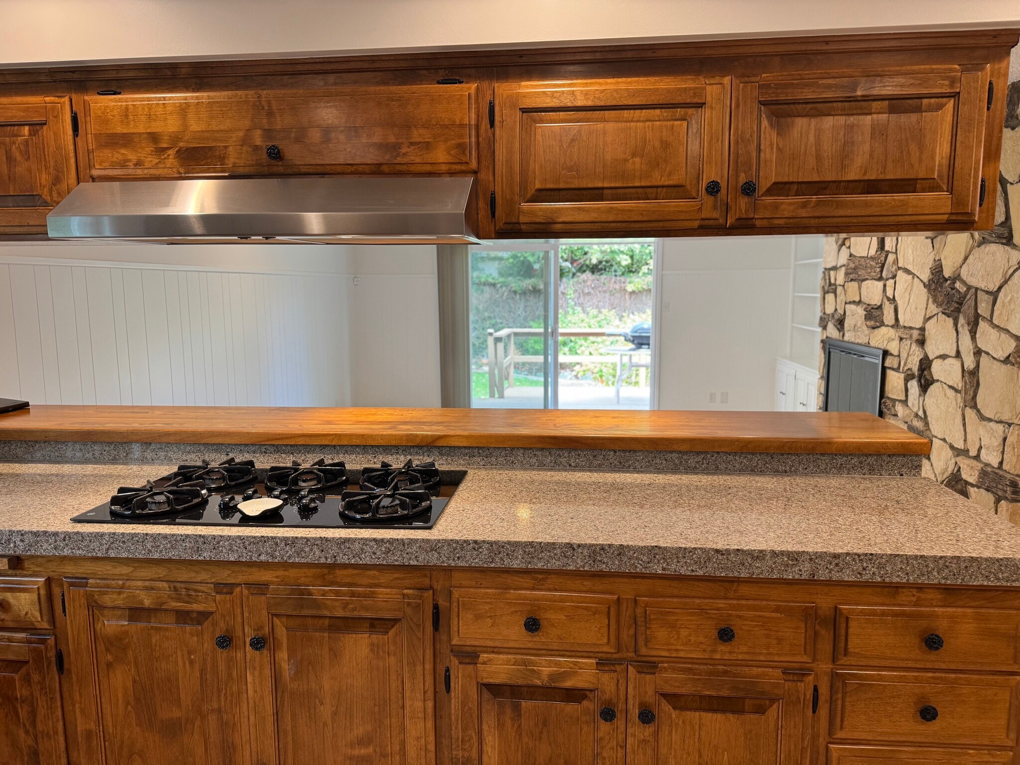 Kitchen - 304 N Meadows Ave