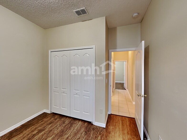 Building Photo - 4470 Waterside Pointe Cir