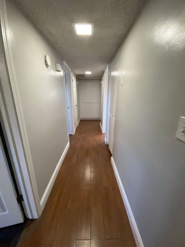 Building Photo - 2813 Coventry Dr