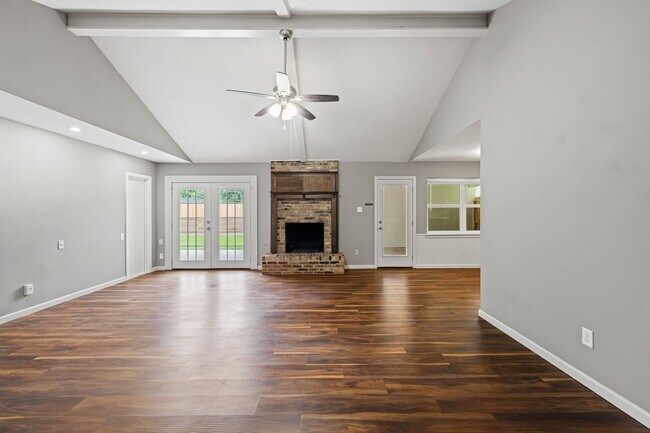 Building Photo - 25802 Maplewood Dr