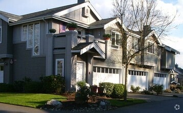 Building Photo - Bright and Spacious Bothell Condo Overlook...