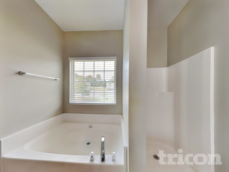 Building Photo - 4286 Traipse Path