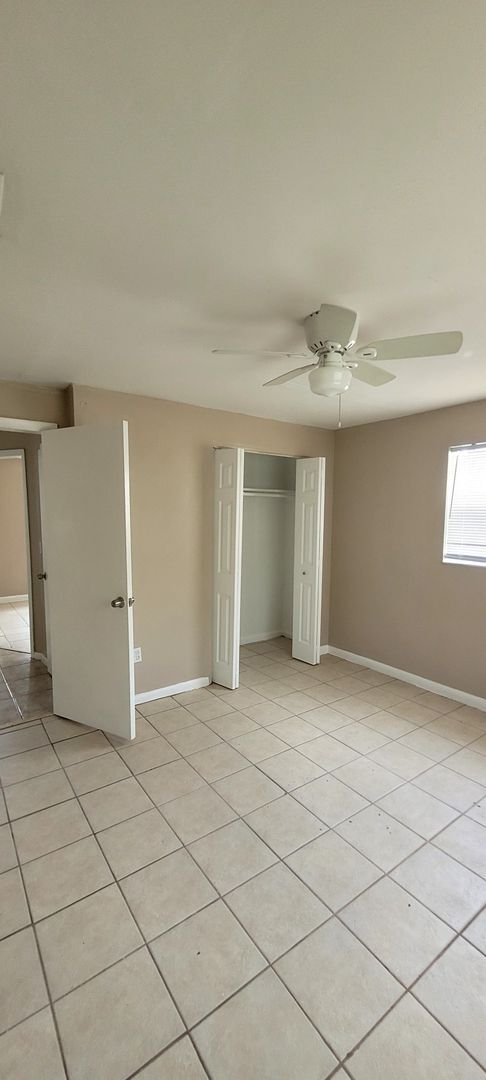 Building Photo - Allancar 164