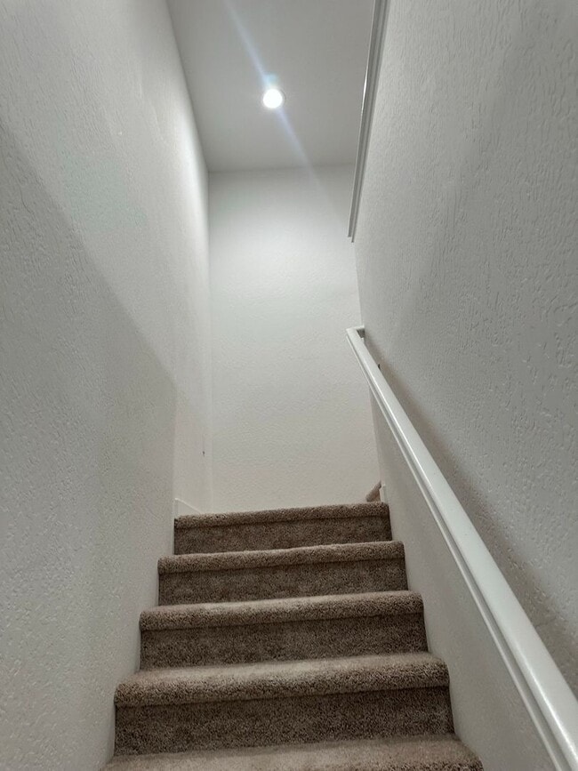 Building Photo - Welcome To This Charming Two-Story Home Ne...