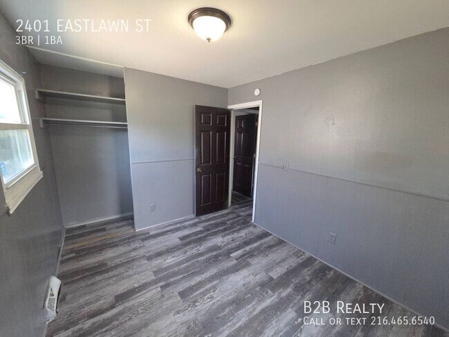 Building Photo - 2401 Eastlawn St