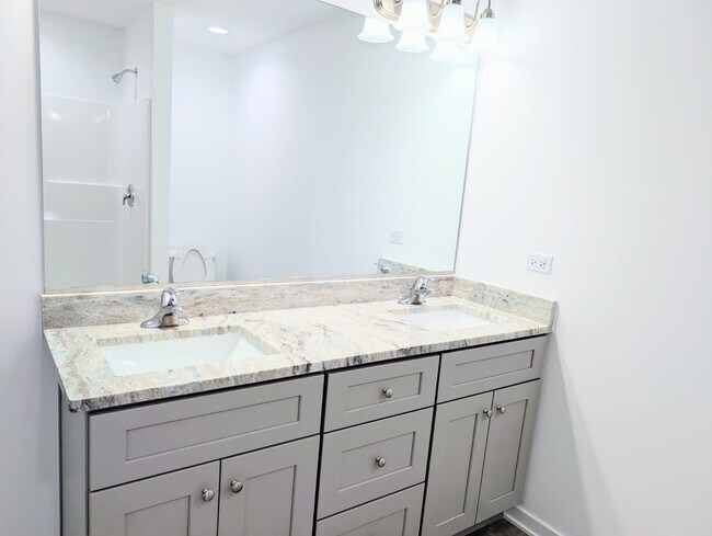 Building Photo - 1241 Gillespie Ln