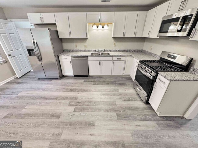 Building Photo - 4051 Coyte Dr