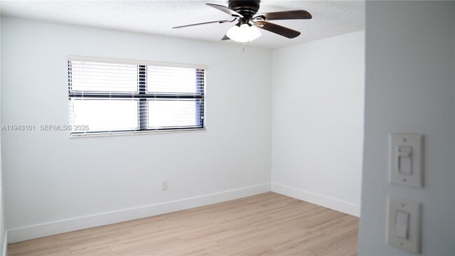 Building Photo - 9023 SW 113th Pl Cir W