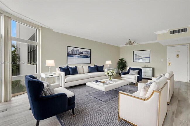 Building Photo - 20100 W Country Club Dr