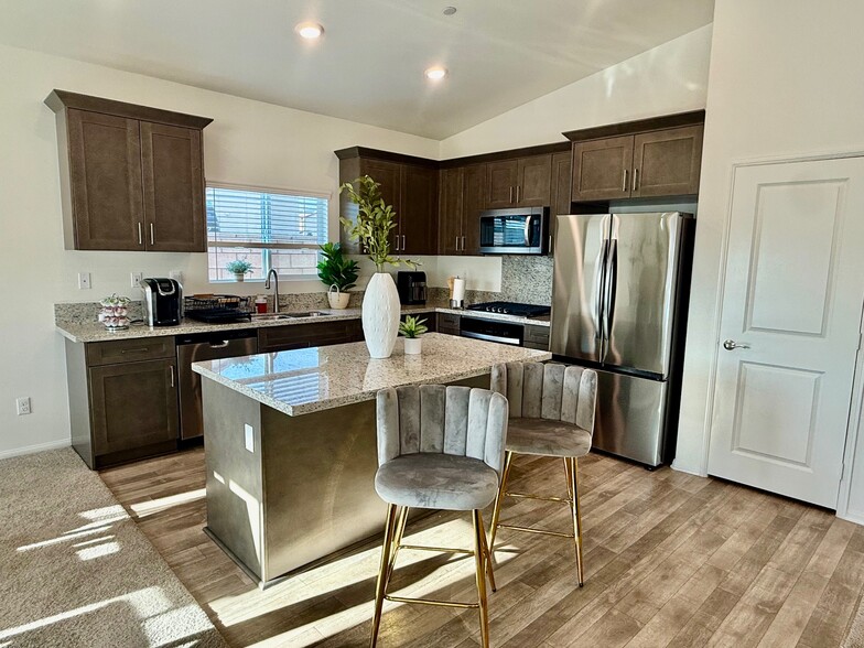Kitchen - 13895 Vantage St
