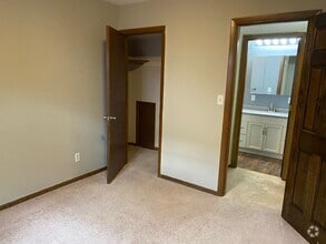 Building Photo - 2BR/1BA East Campus - Short Distance to Ca...