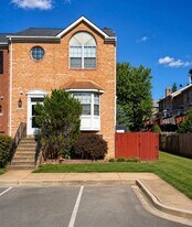 Building Photo - 21028 Gladstone Dr