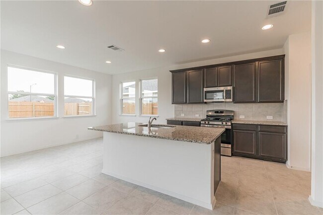 Building Photo - 233 Trailside Ln