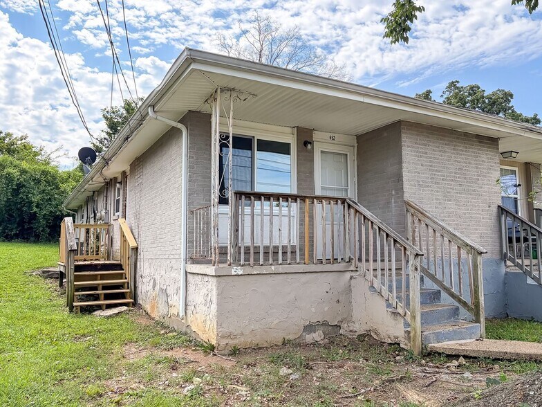 Building Photo - 852 Arlington Ave