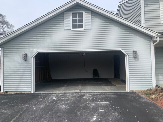 Building Photo - 4790 N 186th St