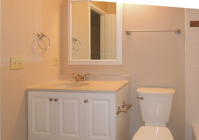 Building Photo - Bright & Spacious 2-Bedroom Condo in Gated...