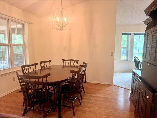 Building Photo - 11 Blakeney Ln