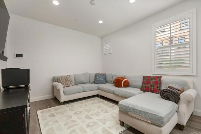 Building Photo - 2460 Solara Ln