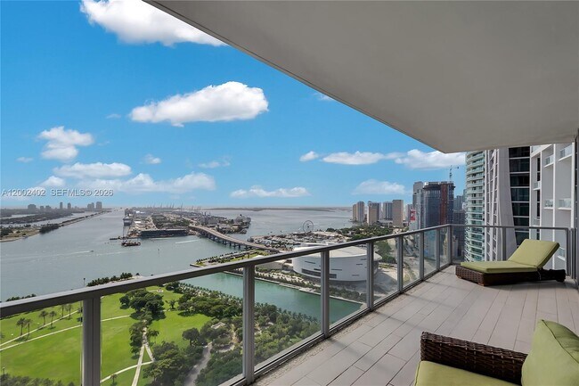 Building Photo - 1100 Biscayne Blvd