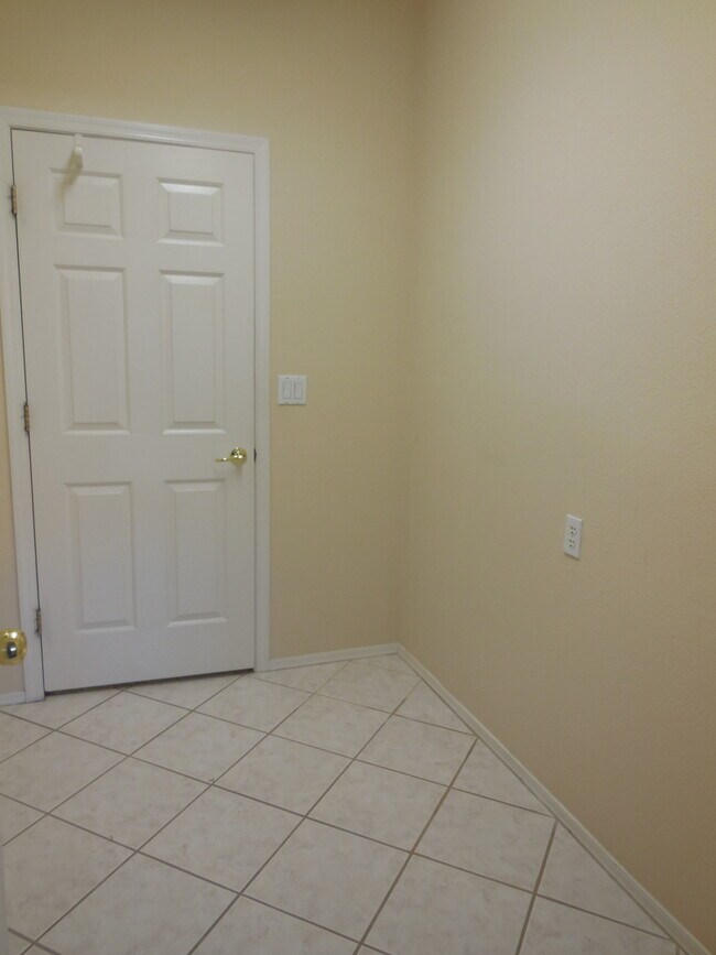 Building Photo - SUN CITY SUMMERLIN TWO BEDROOM - MONARCH F...