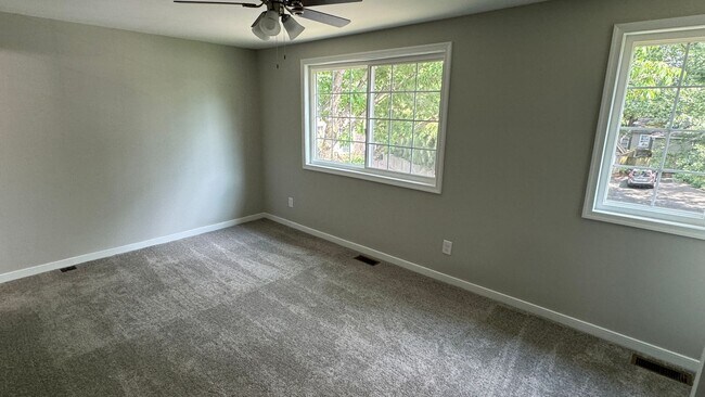 Building Photo - Town Home in Greenaire Woods