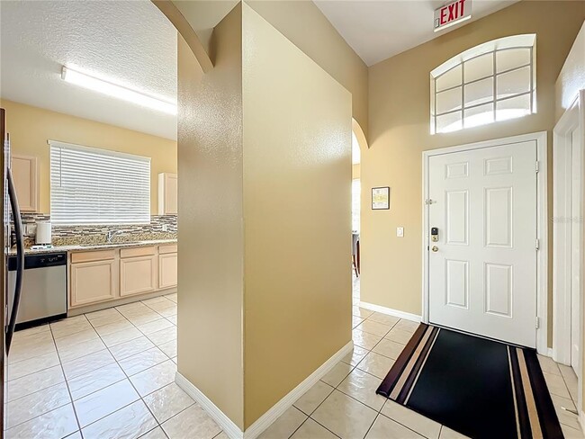 Building Photo - 520 Orista Dr