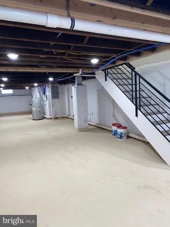 Building Photo - 1335 Colwyn St