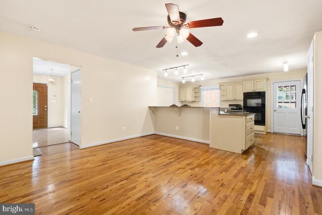 Building Photo - 12027 Devilwood Dr