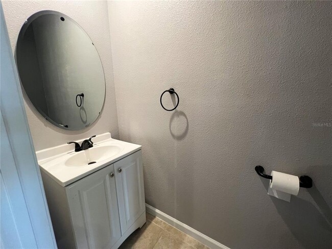 Building Photo - 1684 Ambar Ct