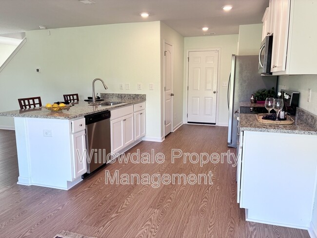 Building Photo - 357 Gourd St