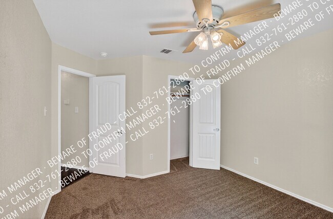 Building Photo - 2816 Blue Heron Dr