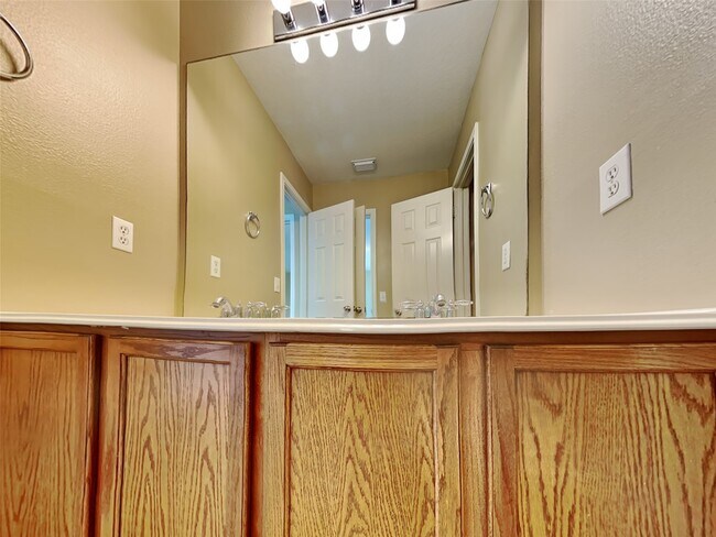 Building Photo - 3027 Acacia Fair Ln