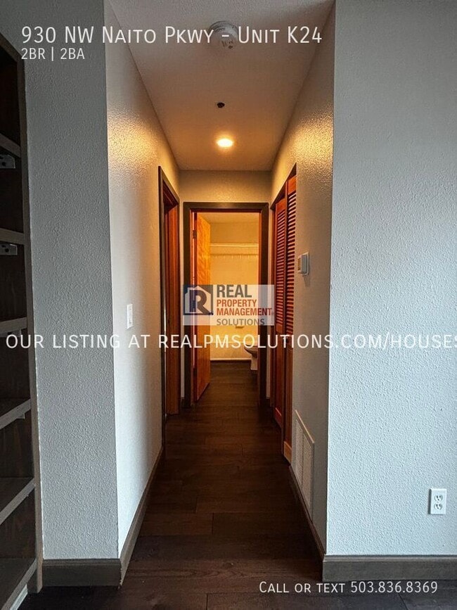 Building Photo - 930 NW Naito Pkwy