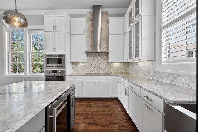 Building Photo - 520 S Pearl Expy