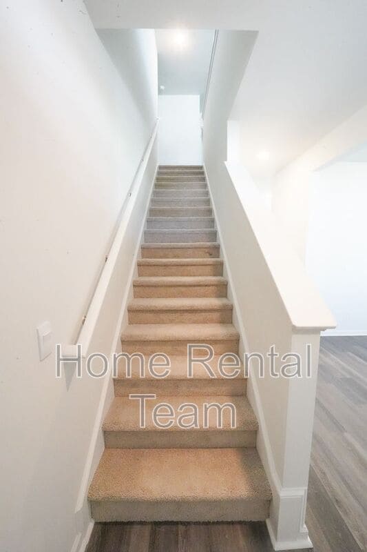 Building Photo - 108 Windrush Pnes