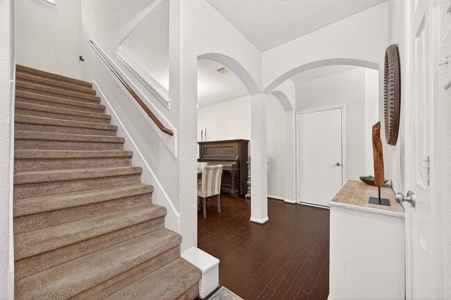 Building Photo - 6503 Wilshire Fern