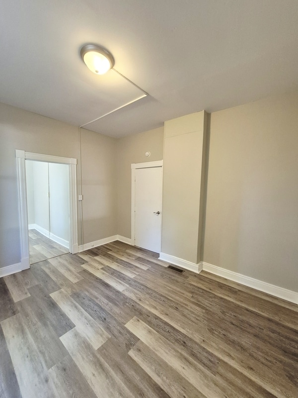 Building Photo - 3209 3rd Ave