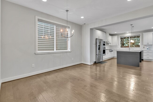 Building Photo - Sophisticated and Luxurious