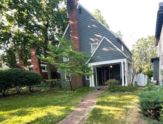 Building Photo - 161 E Oakland Ave