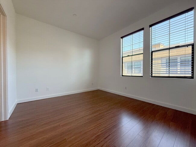 Building Photo - Modern Live/Work Loft In Sought After Depo...