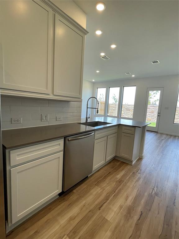 Building Photo - 5531 Holly Hvn Ct