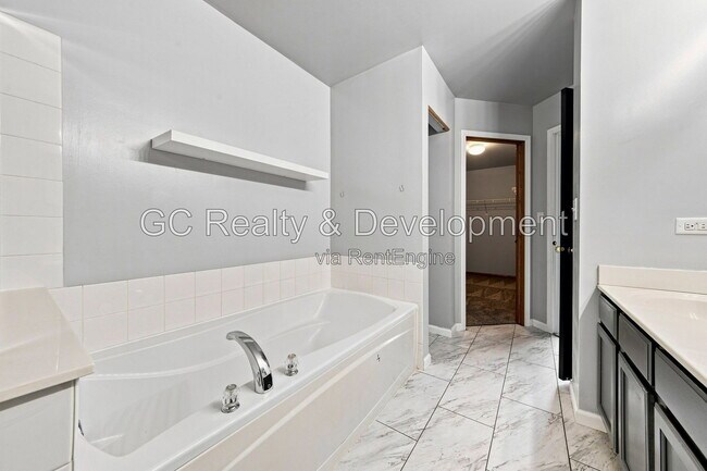 Building Photo - 203 Springbrook Trail S