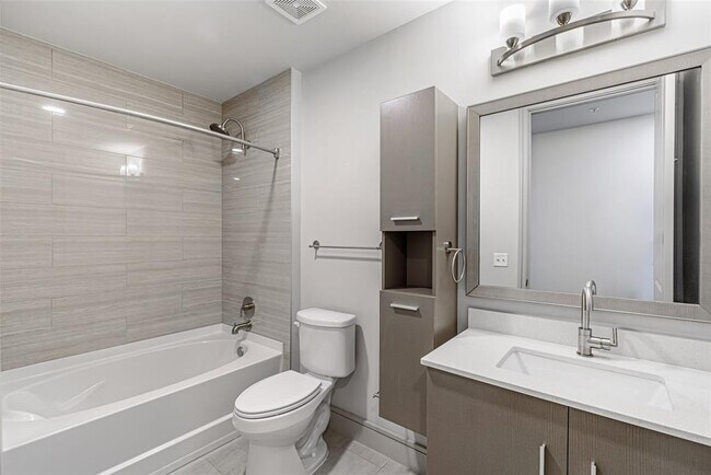 Building Photo - 1414 Wood Hollow Dr