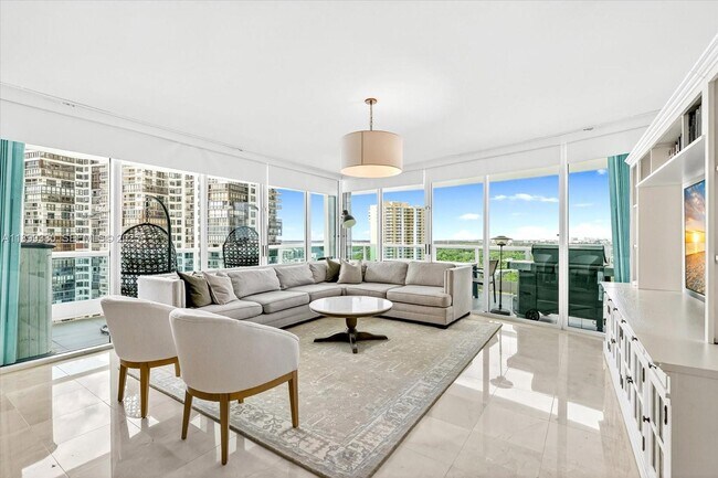 Building Photo - 2127 Brickell Ave