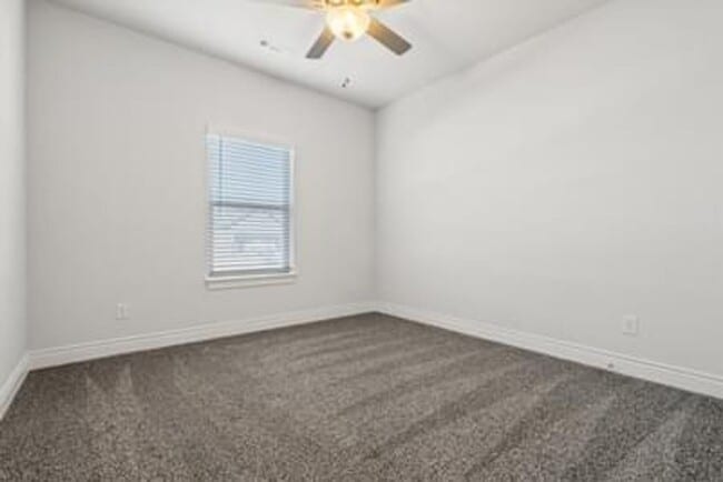 Building Photo - 1124 Laux Ln