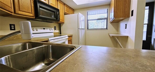 Building Photo - 3036 Eastland Blvd