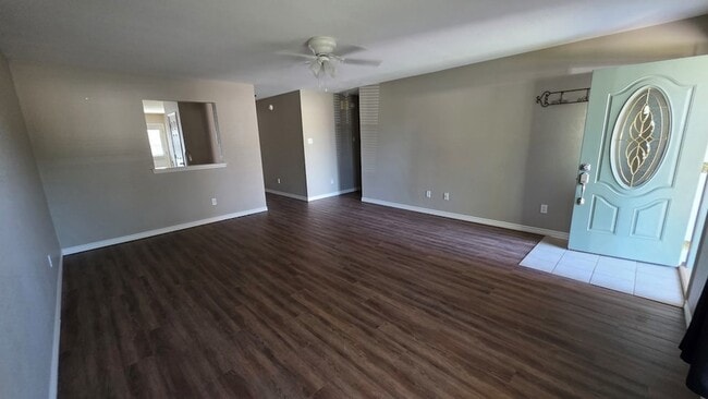 Building Photo - 5113 Blue Haven Dr