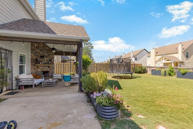 Building Photo - Spacious 4 Bedroom Home in Auburn