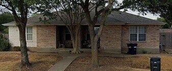 Building Photo - 1714 S Dexter Dr